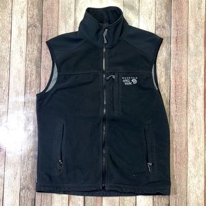 Mountain Hardwear Medium black fleece vest. Sizing runs small.